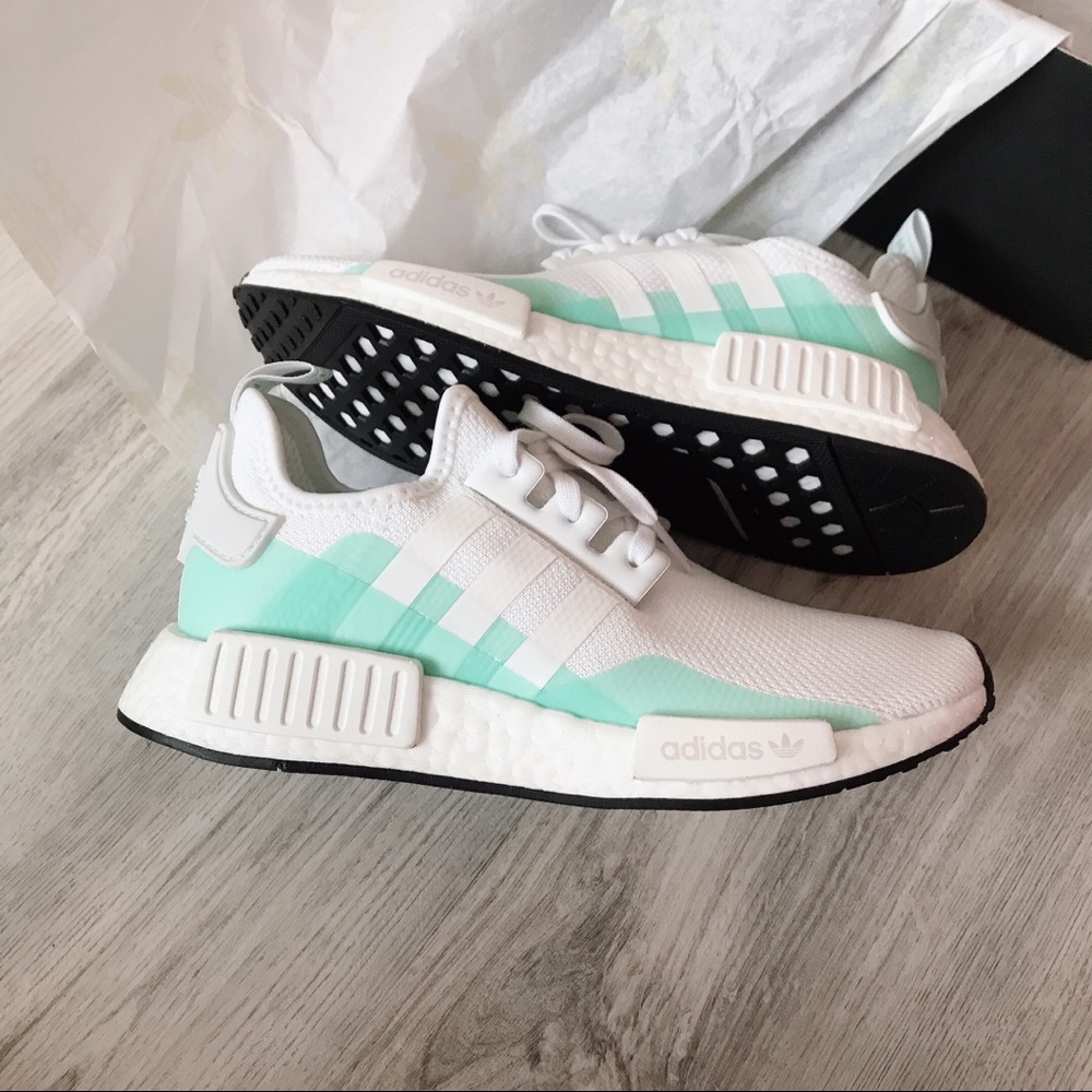 Adidas NMD R1 - Picture 4 of 8